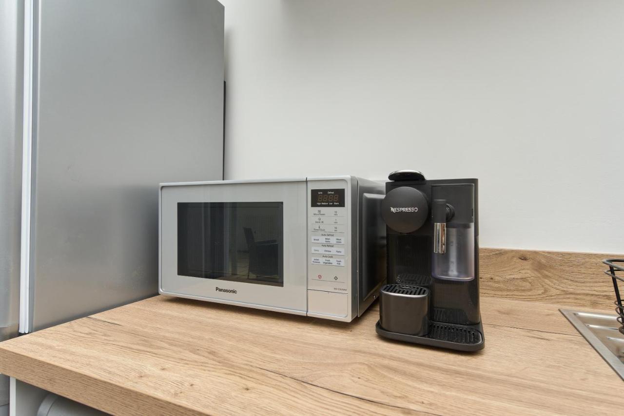 Beautiful 3 Bed Apartment In Bonchurch - Nr Ventnor - Large Outside Terrace & Parking - Dog Friendly - The Perfect Choice For Couples, Friends, Families - 5 Mins To Beach 외부 사진